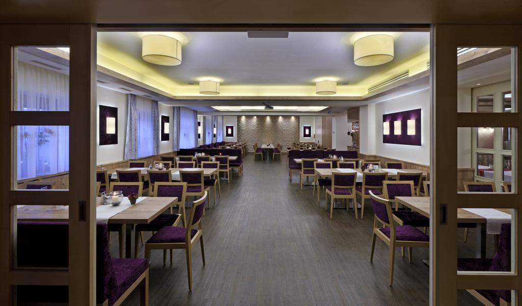 Hotel Restaurant Wallner I Contactless Check-In Sankt Valentin Exterior foto