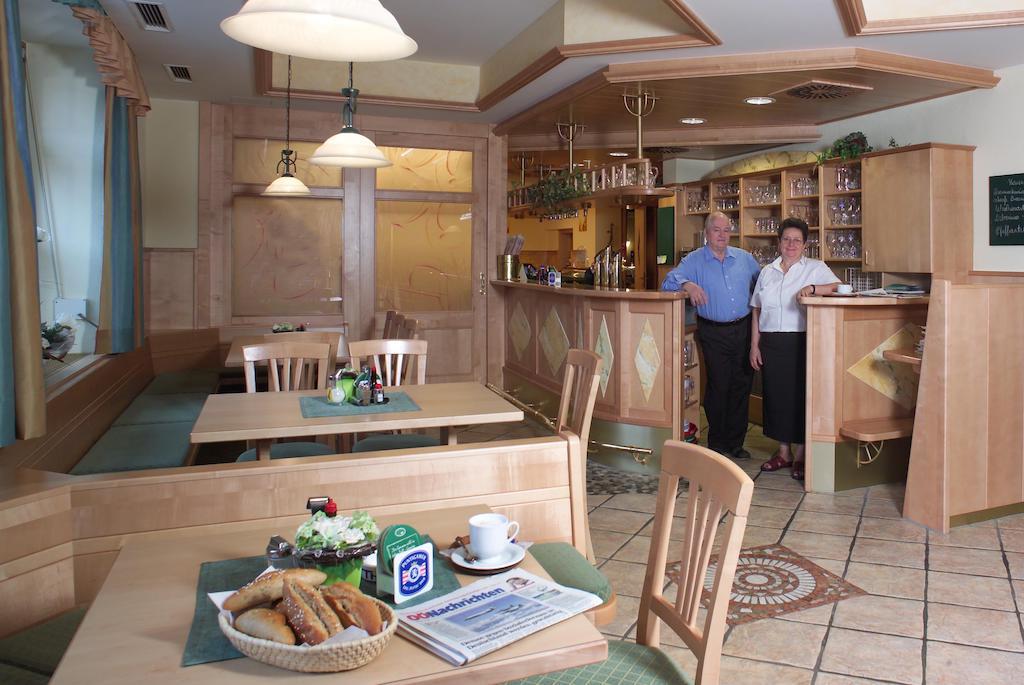 Hotel Restaurant Wallner I Contactless Check-In Sankt Valentin Exterior foto